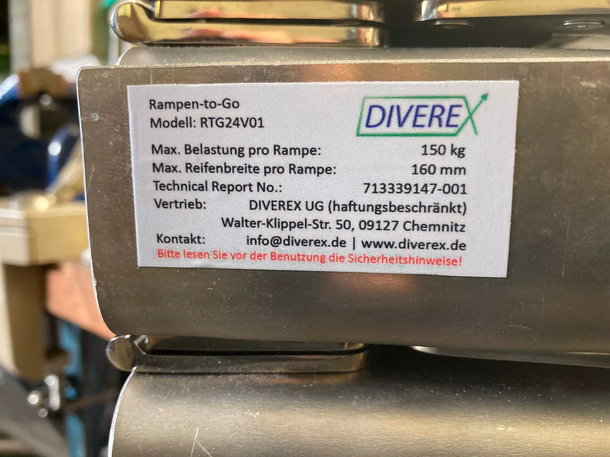 Stufenrampe und Türschwellenrampe in einem! Die Rampen to Go Modell RTG24V01 haben den Einzelprodukt Belastungstest beim TÜV SÜD bestanden. Die Rampen to Go Modell RTG24V01 haben den Einzelprodukt Belastungstest beim TÜV SÜD bestanden.