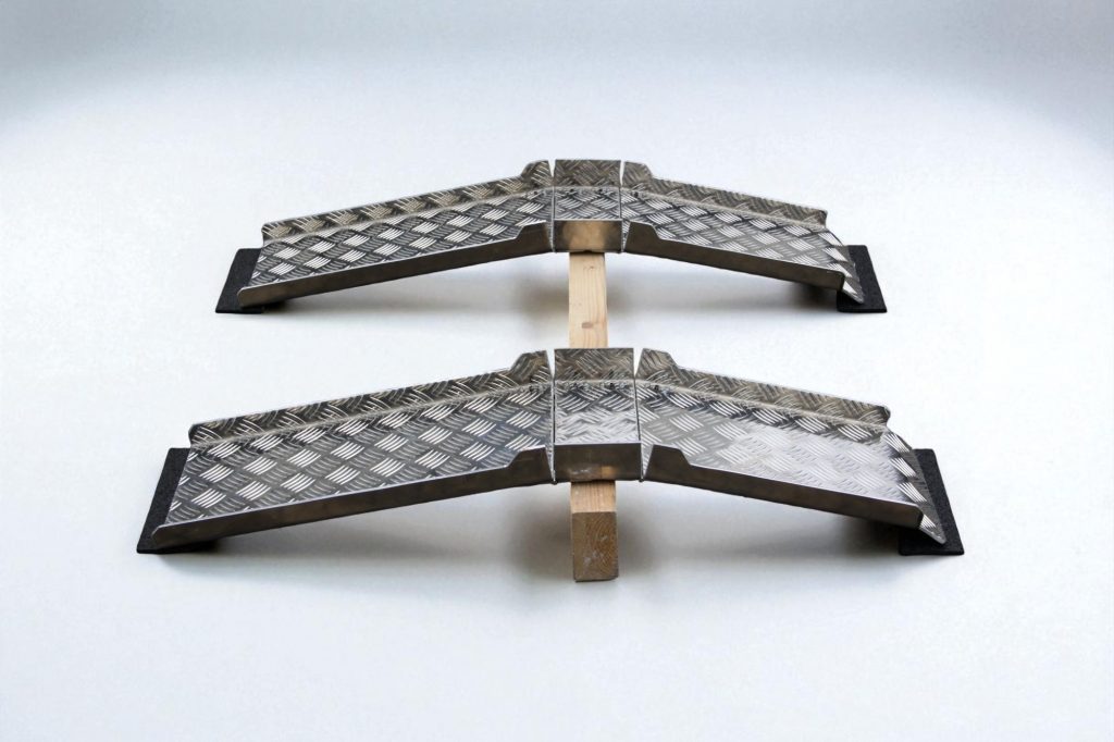 Rampen to Go Rollstuhlrampe Modell RTG24V01 als Schwellenrampe bzw. Brückenrampe